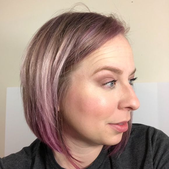 Meet your Posher, Amanda - Picture 2 of 4